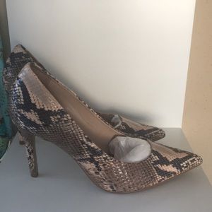 Aldo genuine leather snakeskin pumps